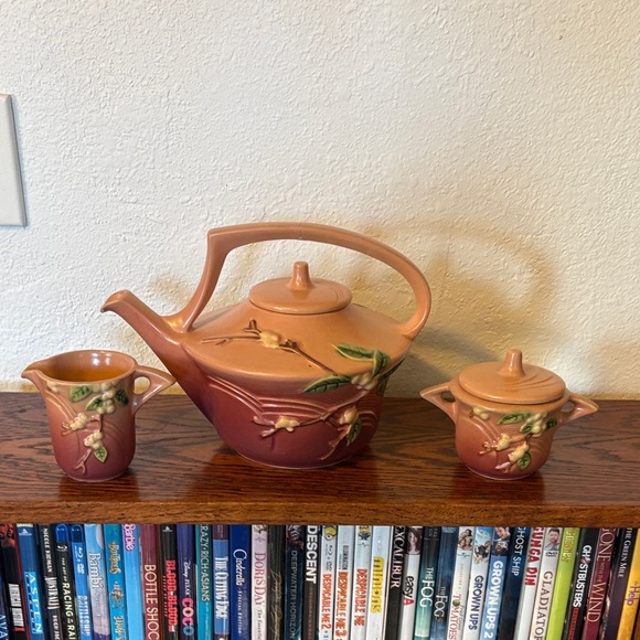 Roseville pottery 1TP. Tea pot with sugar and creamer